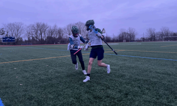SWING IT Captain Graeme Jagger ‘23 works on getting past the defender.
